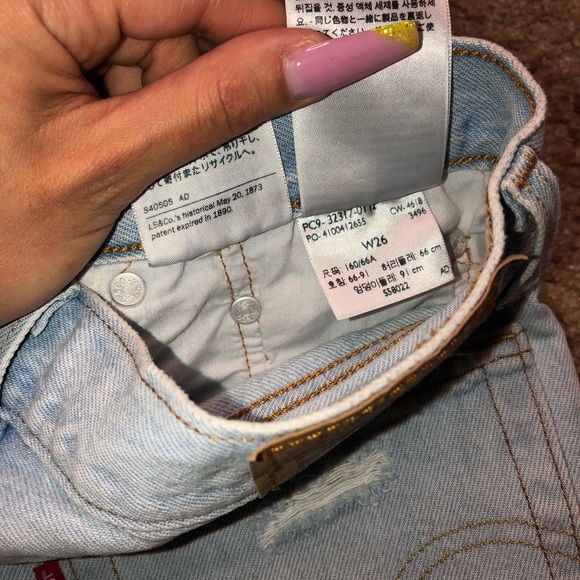 Levi’s Denim Shorts - Picture 4 of 4